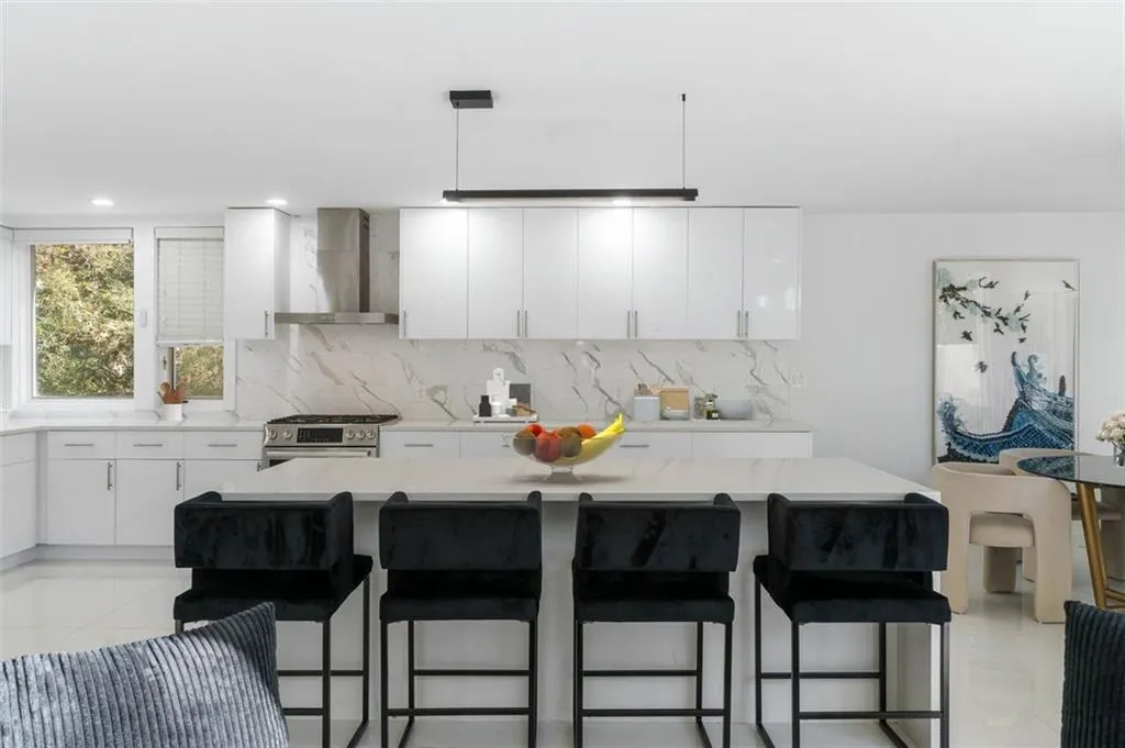 780 Crest Valley Drive, Atlanta, Georgia 30327, 3 Bedrooms Bedrooms, ,2 BathroomsBathrooms,Residential,Sold,780 Crest Valley Drive,7482262