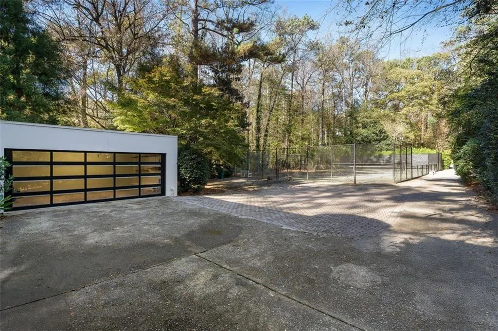 780 Crest Valley Drive, Atlanta, Georgia 30327, 3 Bedrooms Bedrooms, ,2 BathroomsBathrooms,Residential,Sold,780 Crest Valley Drive,7482262