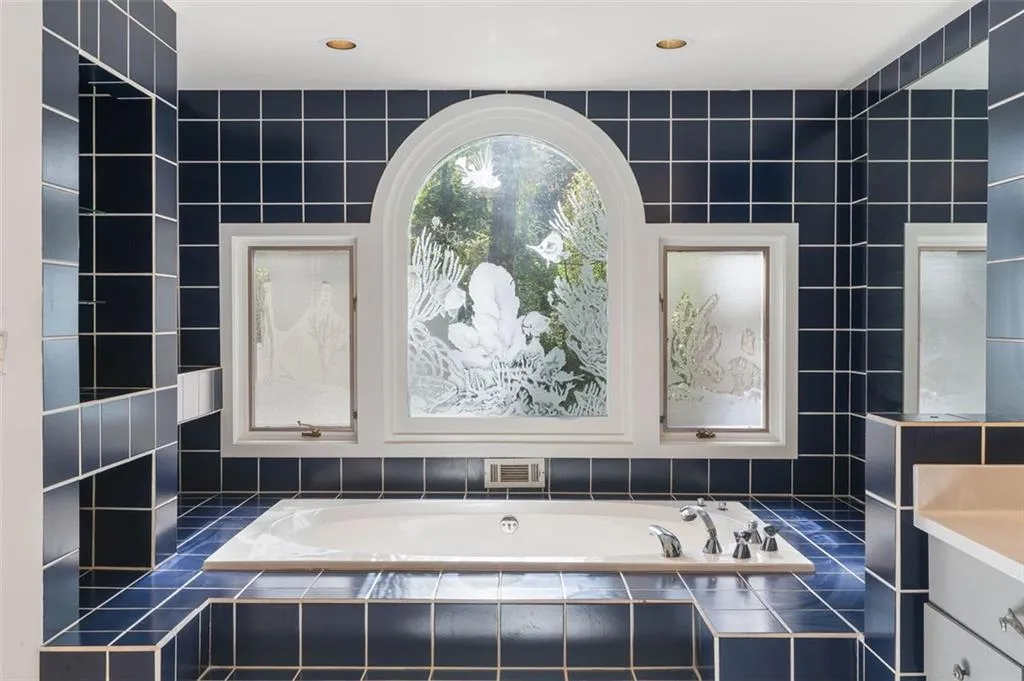 780 Crest Valley Drive, Atlanta, Georgia 30327, 3 Bedrooms Bedrooms, ,2 BathroomsBathrooms,Residential,Sold,780 Crest Valley Drive,7482262