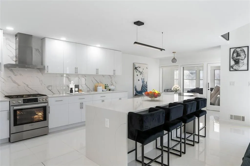 780 Crest Valley Drive, Atlanta, Georgia 30327, 3 Bedrooms Bedrooms, ,2 BathroomsBathrooms,Residential,Sold,780 Crest Valley Drive,7482262