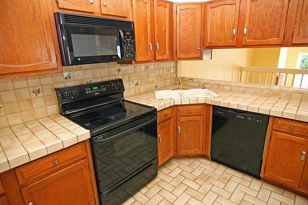 94 Dunwoody Springs Drive Unit 94, Sandy Springs, Georgia 30328, 2 Bedrooms Bedrooms, ,2 BathroomsBathrooms,Residential,Sold,94 Dunwoody Springs Drive Unit 94,5573015