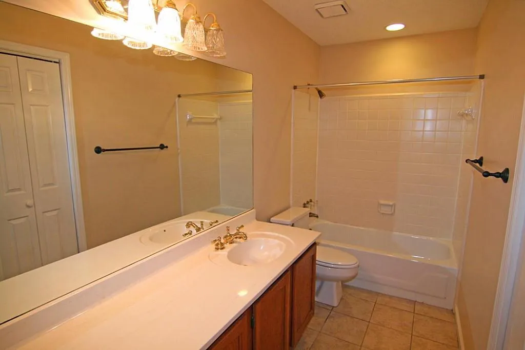 94 Dunwoody Springs Drive Unit 94, Sandy Springs, Georgia 30328, 2 Bedrooms Bedrooms, ,2 BathroomsBathrooms,Residential,Sold,94 Dunwoody Springs Drive Unit 94,5573015