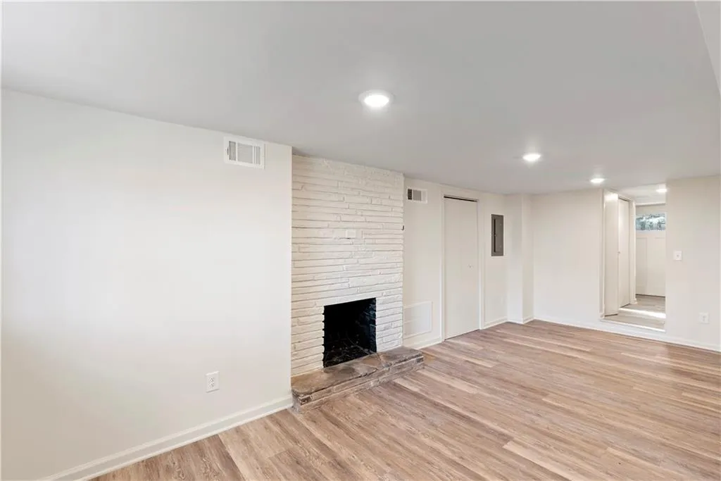 3310 E Roxboro Road Ne, Atlanta, Georgia 30324, ,Residential Income,For Sale,3310 E Roxboro Road Ne,7585399