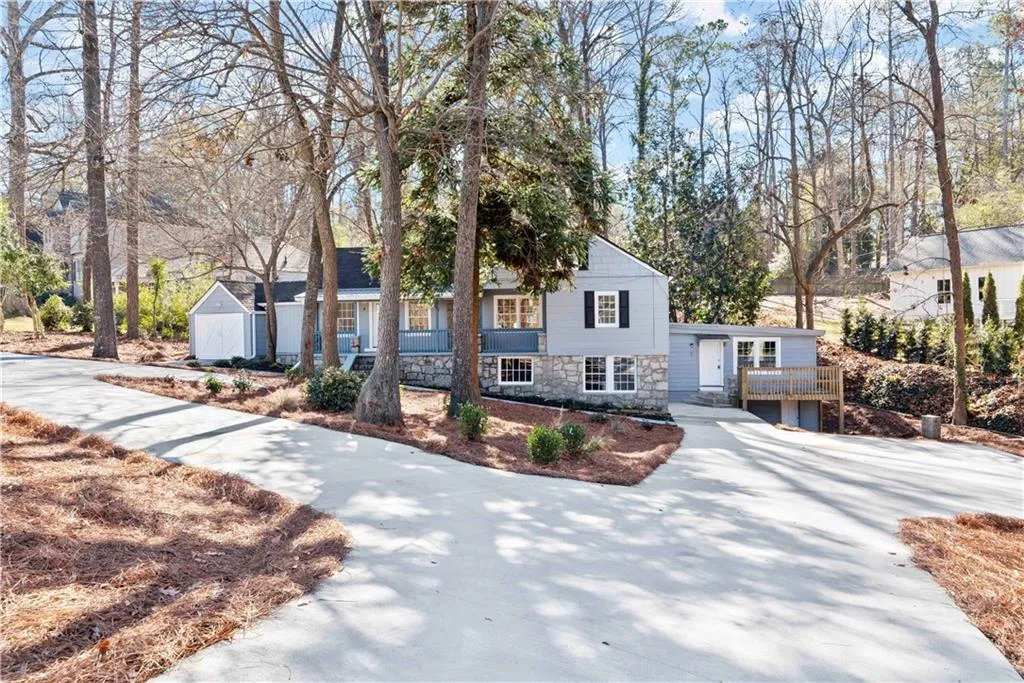 3310 E Roxboro Road Ne, Atlanta, Georgia 30324, ,Residential Income,For Sale,3310 E Roxboro Road Ne,7585399
