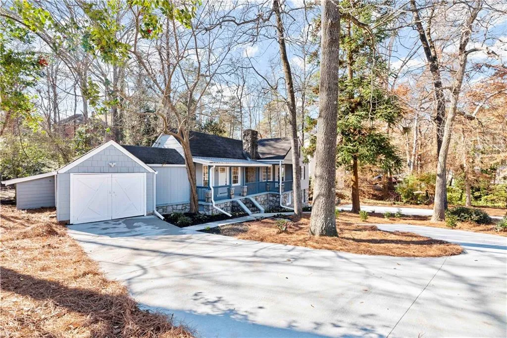 3310 E Roxboro Road Ne, Atlanta, Georgia 30324, ,Residential Income,For Sale,3310 E Roxboro Road Ne,7585399