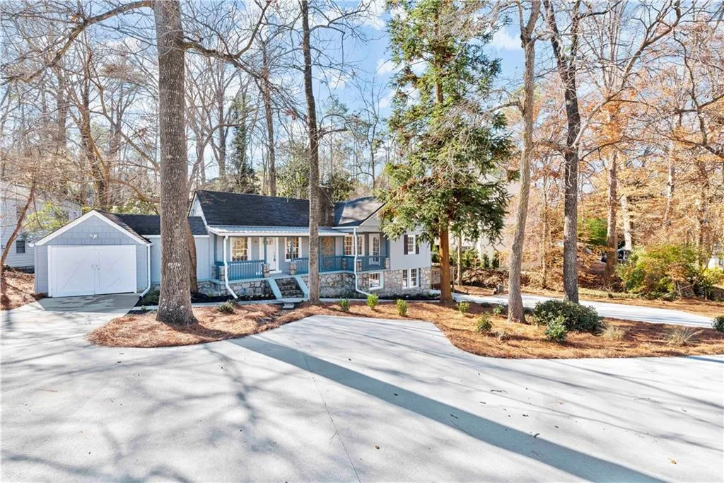 3310 E Roxboro Road Ne, Atlanta, Georgia 30324, ,Residential Income,For Sale,3310 E Roxboro Road Ne,7585399