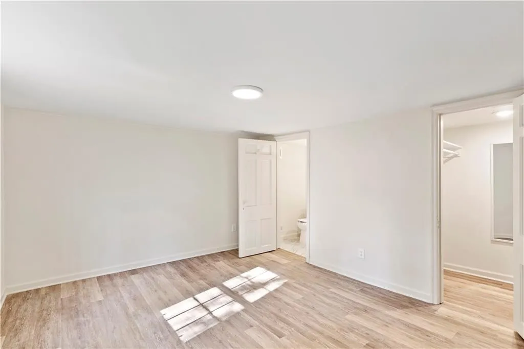 3310 E Roxboro Road Ne, Atlanta, Georgia 30324, ,Residential Income,For Sale,3310 E Roxboro Road Ne,7585399