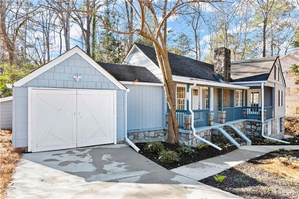 3310 E Roxboro Road Ne, Atlanta, Georgia 30324, ,Residential Income,For Sale,3310 E Roxboro Road Ne,7585399
