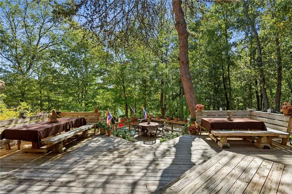290 Glen Lake Drive, Atlanta, Georgia 30327, 5 Bedrooms Bedrooms, ,4 BathroomsBathrooms,Residential,For Sale,290 Glen Lake Drive,7665788