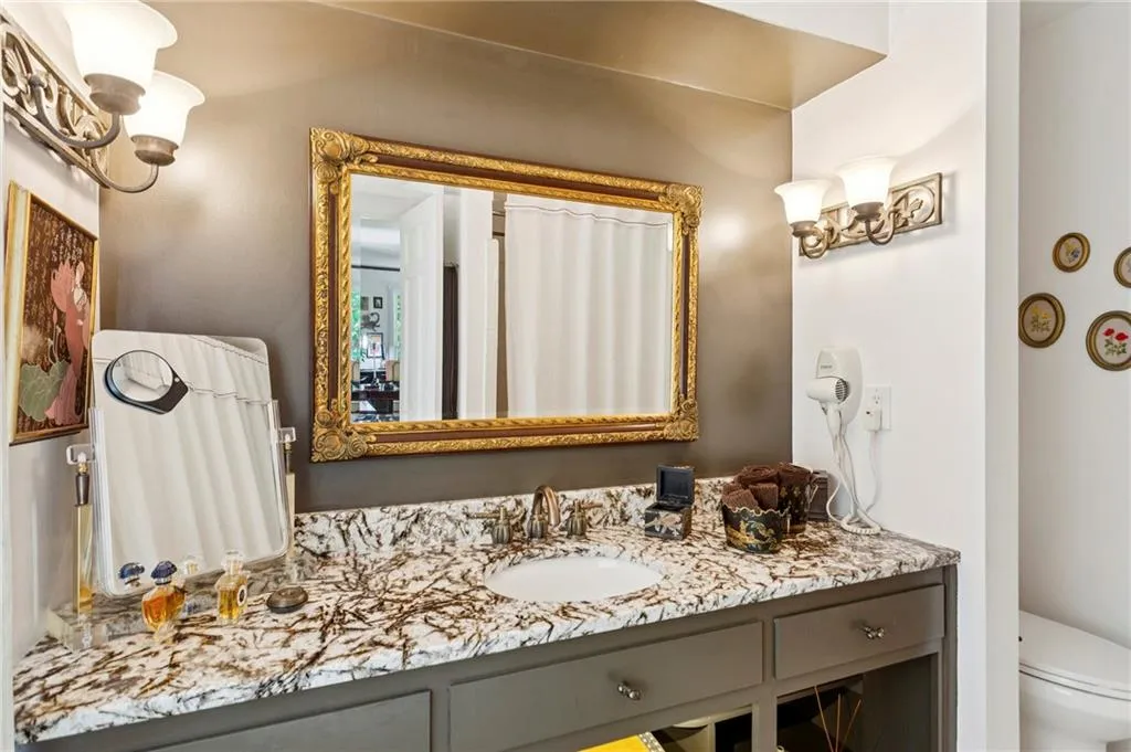 Full bath on main level