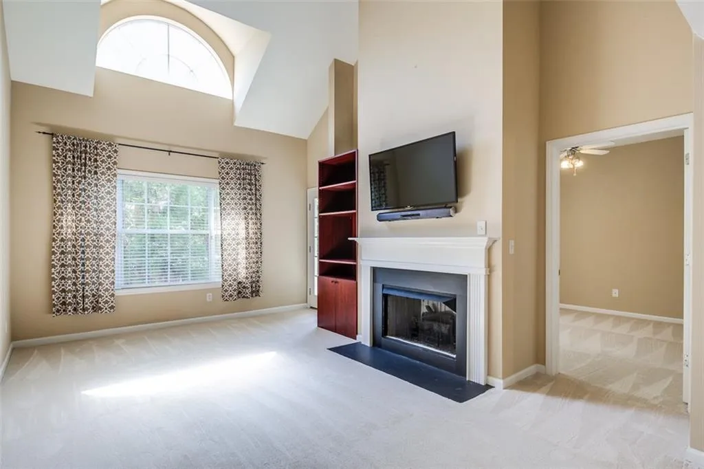 424 Lindbergh Drive Ne Unit 303, Atlanta, Georgia 30305, 2 Bedrooms Bedrooms, ,2 BathroomsBathrooms,Residential,Sold,424 Lindbergh Drive Ne Unit 303,6029880