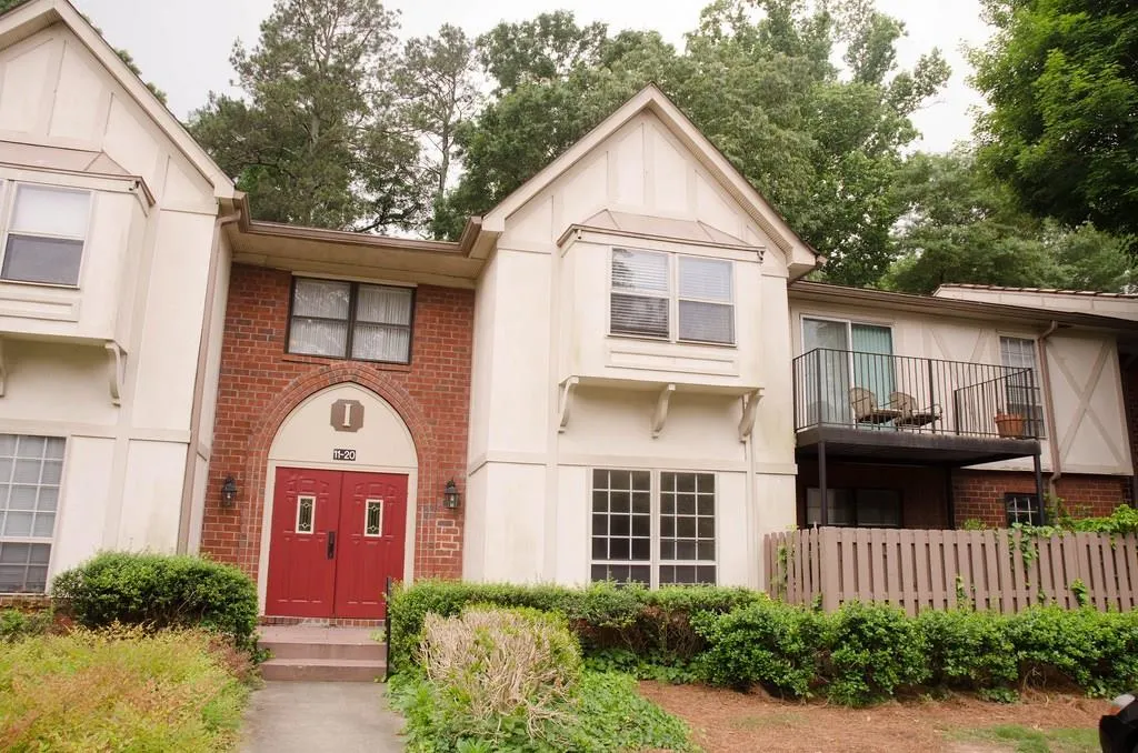 6851 Roswell Road Unit I-16, Sandy Springs, Georgia 30328, 3 Bedrooms Bedrooms, ,2 BathroomsBathrooms,Residential,Sold,6851 Roswell Road Unit I-16,5694524