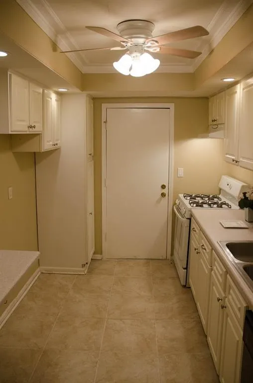 6851 Roswell Road Unit I-16, Sandy Springs, Georgia 30328, 3 Bedrooms Bedrooms, ,2 BathroomsBathrooms,Residential,Sold,6851 Roswell Road Unit I-16,5694524