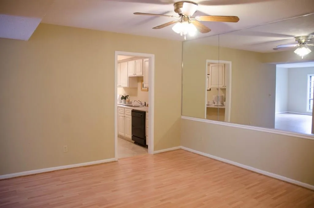 6851 Roswell Road Unit I-16, Sandy Springs, Georgia 30328, 3 Bedrooms Bedrooms, ,2 BathroomsBathrooms,Residential,Sold,6851 Roswell Road Unit I-16,5694524