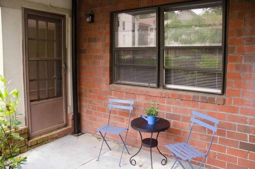 6851 Roswell Road Unit I-16, Sandy Springs, Georgia 30328, 3 Bedrooms Bedrooms, ,2 BathroomsBathrooms,Residential,Sold,6851 Roswell Road Unit I-16,5694524