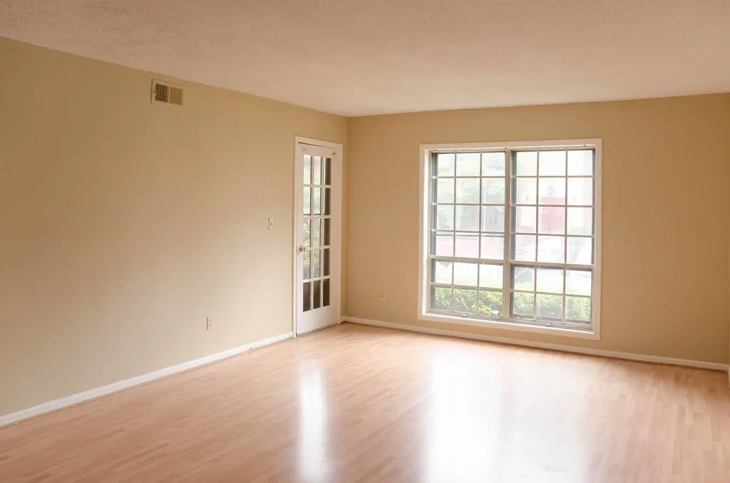 6851 Roswell Road Unit I-16, Sandy Springs, Georgia 30328, 3 Bedrooms Bedrooms, ,2 BathroomsBathrooms,Residential,Sold,6851 Roswell Road Unit I-16,5694524