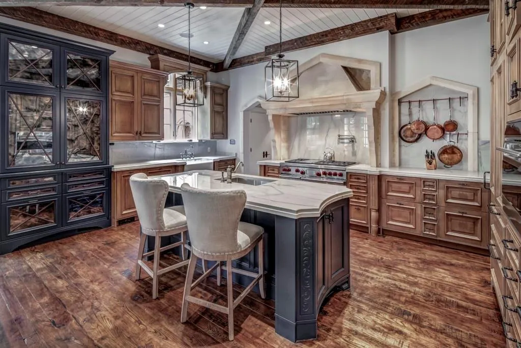 979 Crest Valley Drive, Atlanta, Georgia 30327, 5 Bedrooms Bedrooms, ,6 BathroomsBathrooms,Residential,Sold,979 Crest Valley Drive,6617076