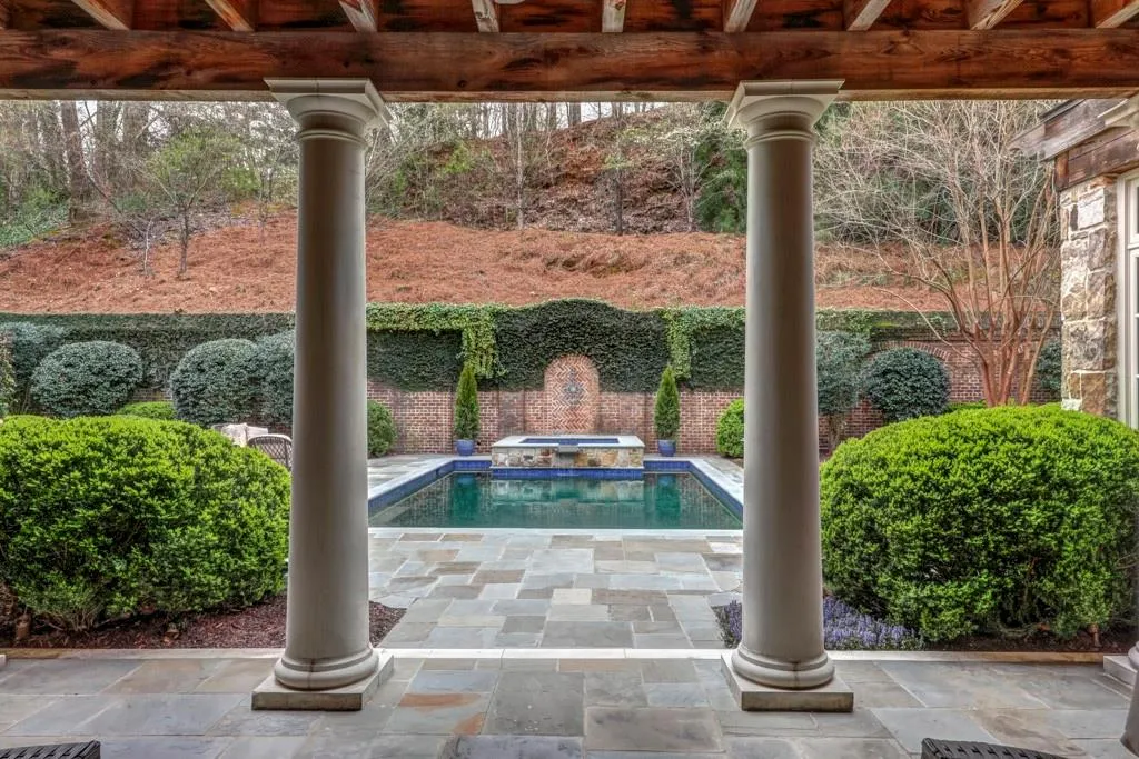 979 Crest Valley Drive, Atlanta, Georgia 30327, 5 Bedrooms Bedrooms, ,6 BathroomsBathrooms,Residential,Sold,979 Crest Valley Drive,6617076