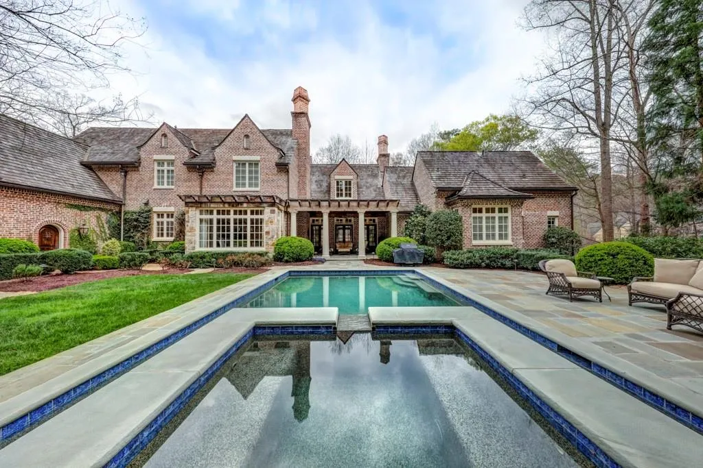 979 Crest Valley Drive, Atlanta, Georgia 30327, 5 Bedrooms Bedrooms, ,6 BathroomsBathrooms,Residential,Sold,979 Crest Valley Drive,6617076