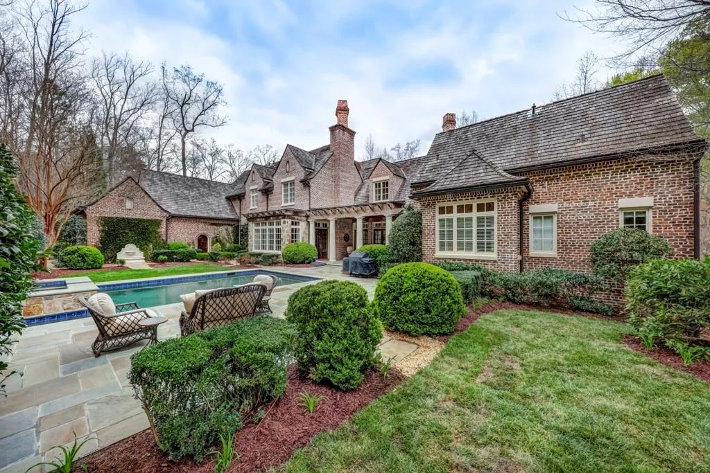 979 Crest Valley Drive, Atlanta, Georgia 30327, 5 Bedrooms Bedrooms, ,6 BathroomsBathrooms,Residential,Sold,979 Crest Valley Drive,6617076