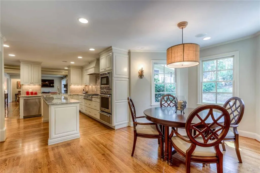 135 Trail Point, Sandy Springs, Georgia 30350, 5 Bedrooms Bedrooms, ,4 BathroomsBathrooms,Residential,Sold,135 Trail Point,5823916