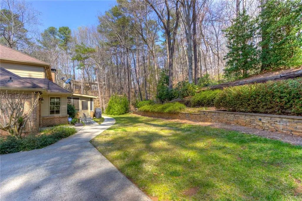 135 Trail Point, Sandy Springs, Georgia 30350, 5 Bedrooms Bedrooms, ,4 BathroomsBathrooms,Residential,Sold,135 Trail Point,5823916