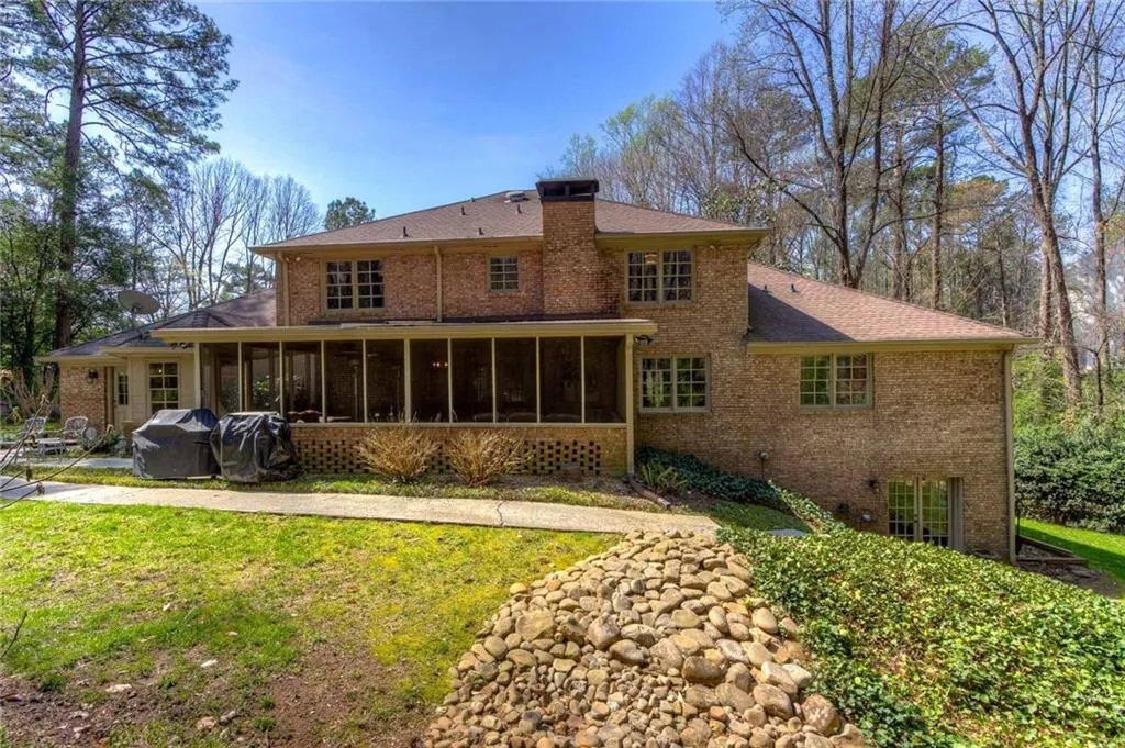 135 Trail Point, Sandy Springs, Georgia 30350, 5 Bedrooms Bedrooms, ,4 BathroomsBathrooms,Residential,Sold,135 Trail Point,5823916