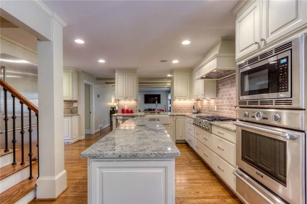 135 Trail Point, Sandy Springs, Georgia 30350, 5 Bedrooms Bedrooms, ,4 BathroomsBathrooms,Residential,Sold,135 Trail Point,5823916