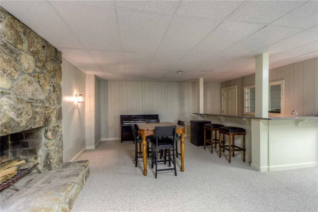 135 Trail Point, Sandy Springs, Georgia 30350, 5 Bedrooms Bedrooms, ,4 BathroomsBathrooms,Residential,Sold,135 Trail Point,5823916
