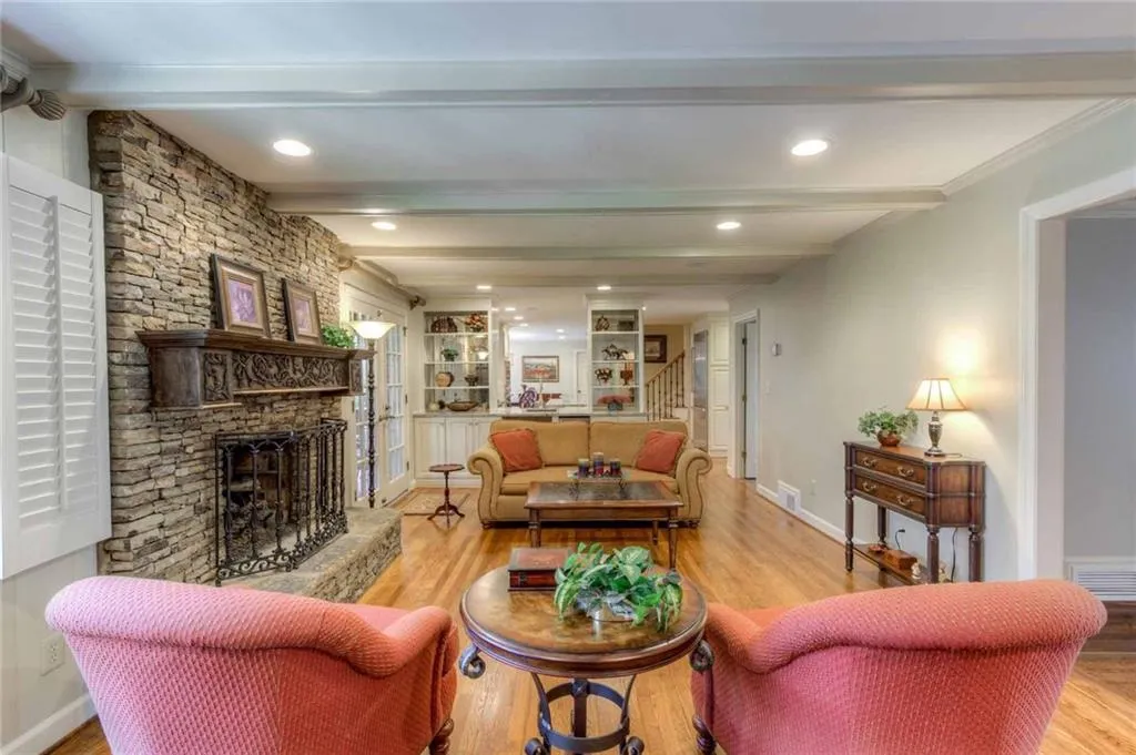 135 Trail Point, Sandy Springs, Georgia 30350, 5 Bedrooms Bedrooms, ,4 BathroomsBathrooms,Residential,Sold,135 Trail Point,5823916