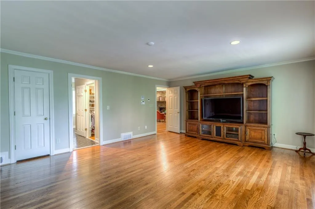 135 Trail Point, Sandy Springs, Georgia 30350, 5 Bedrooms Bedrooms, ,4 BathroomsBathrooms,Residential,Sold,135 Trail Point,5823916