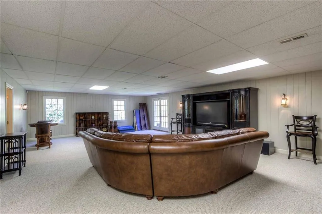 135 Trail Point, Sandy Springs, Georgia 30350, 5 Bedrooms Bedrooms, ,4 BathroomsBathrooms,Residential,Sold,135 Trail Point,5823916