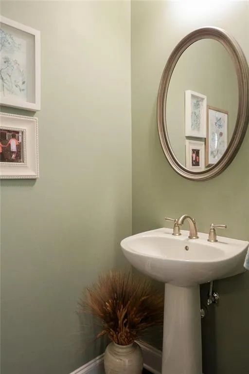 316 Alderwood Lane, Atlanta, Georgia 30328, 3 Bedrooms Bedrooms, ,3 BathroomsBathrooms,Residential,Sold,316 Alderwood Lane,5809233