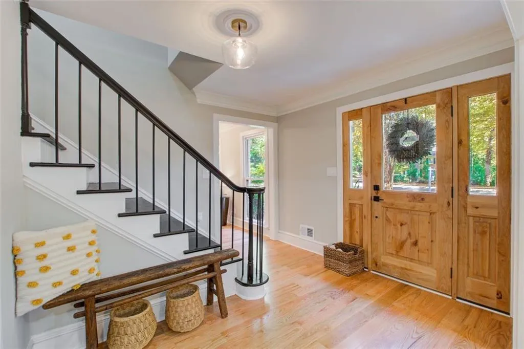 7050 Glenridge Drive, Sandy Springs, Georgia 30328, 5 Bedrooms Bedrooms, ,3 BathroomsBathrooms,Residential,Sold,7050 Glenridge Drive,7395866