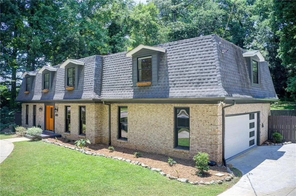 7050 Glenridge Drive, Sandy Springs, Georgia 30328, 5 Bedrooms Bedrooms, ,3 BathroomsBathrooms,Residential,Sold,7050 Glenridge Drive,7395866