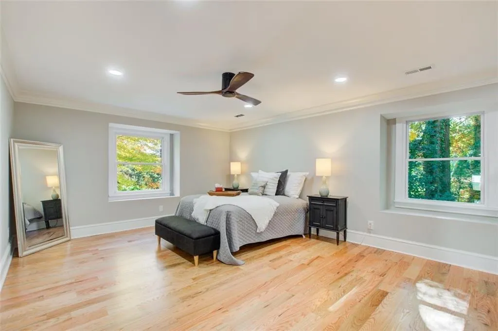 7050 Glenridge Drive, Sandy Springs, Georgia 30328, 5 Bedrooms Bedrooms, ,3 BathroomsBathrooms,Residential,Sold,7050 Glenridge Drive,7395866