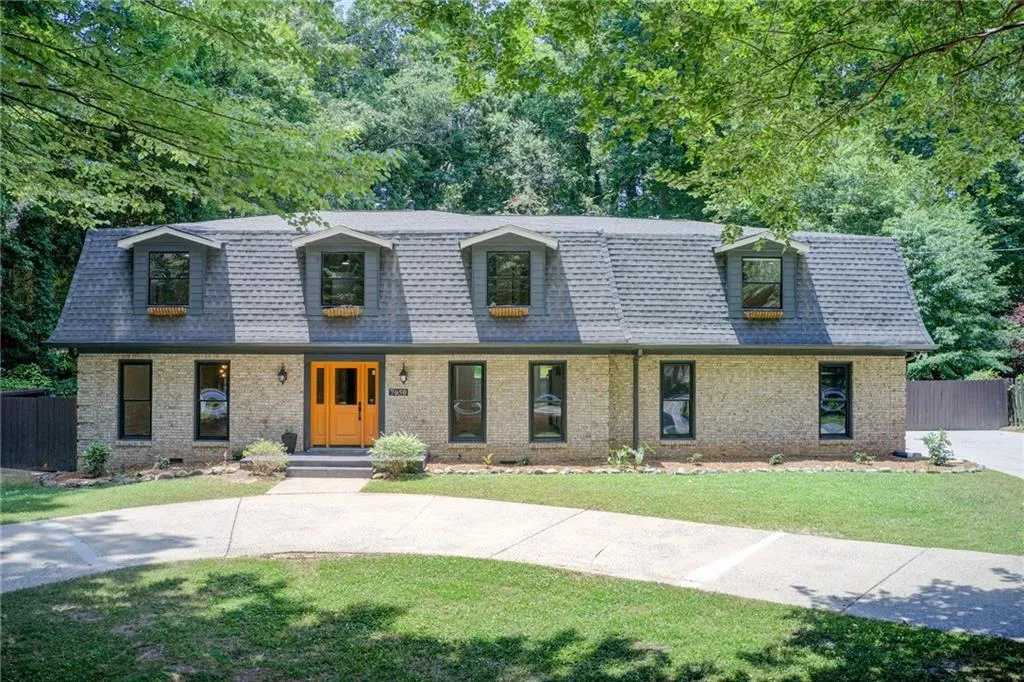 7050 Glenridge Drive, Sandy Springs, Georgia 30328, 5 Bedrooms Bedrooms, ,3 BathroomsBathrooms,Residential,Sold,7050 Glenridge Drive,7395866