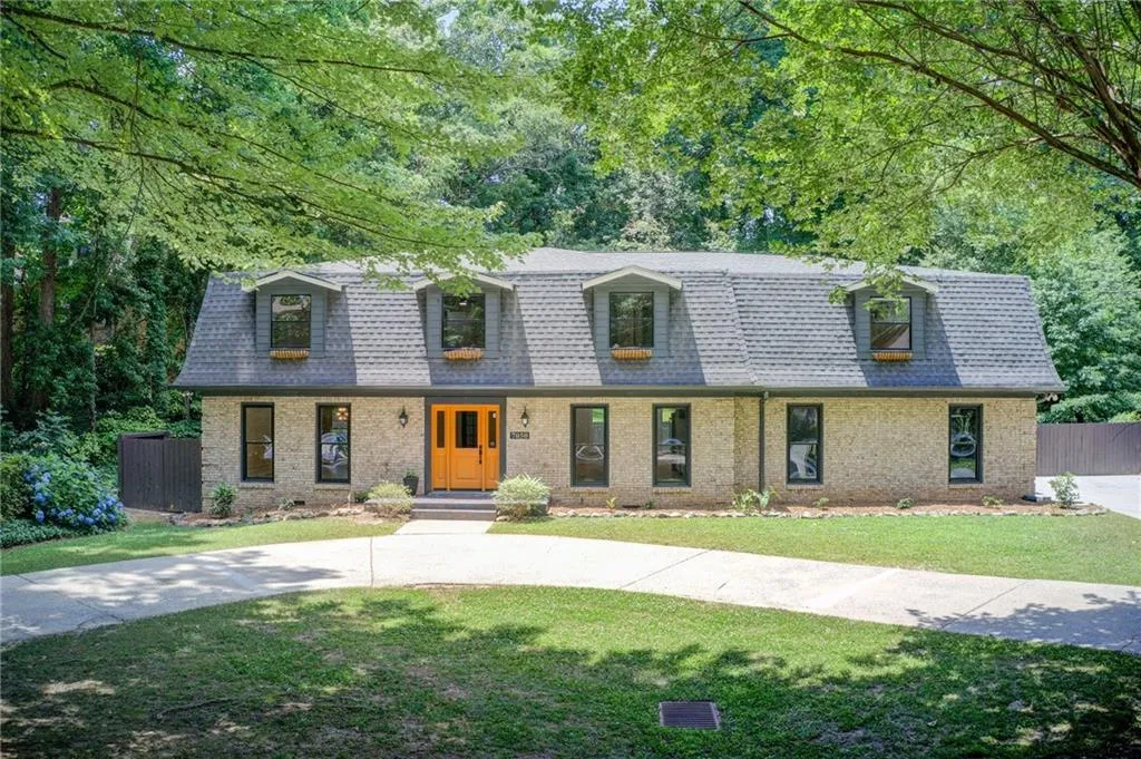 7050 Glenridge Drive, Sandy Springs, Georgia 30328, 5 Bedrooms Bedrooms, ,3 BathroomsBathrooms,Residential,Sold,7050 Glenridge Drive,7395866