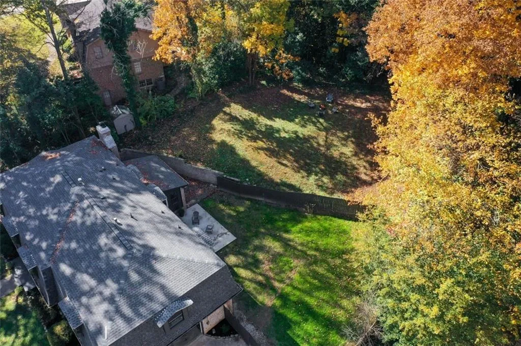 7050 Glenridge Drive, Sandy Springs, Georgia 30328, 5 Bedrooms Bedrooms, ,3 BathroomsBathrooms,Residential,Sold,7050 Glenridge Drive,7395866