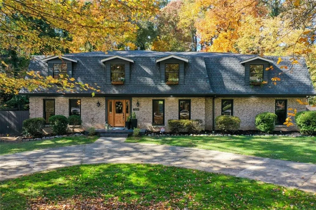 7050 Glenridge Drive, Sandy Springs, Georgia 30328, 5 Bedrooms Bedrooms, ,3 BathroomsBathrooms,Residential,Sold,7050 Glenridge Drive,7395866