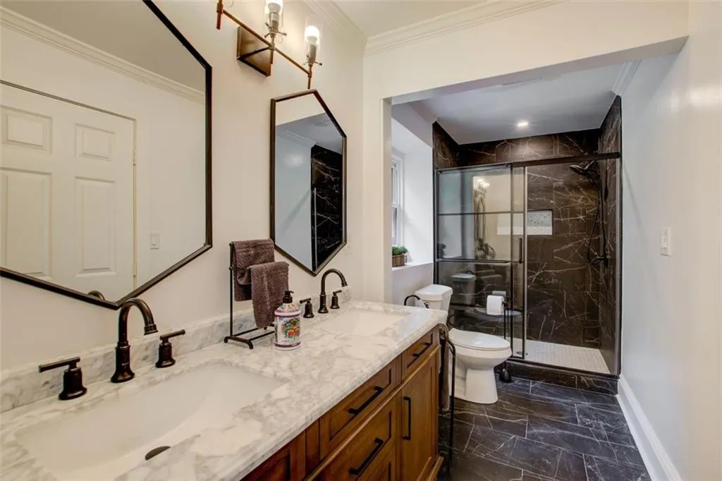 7050 Glenridge Drive, Sandy Springs, Georgia 30328, 5 Bedrooms Bedrooms, ,3 BathroomsBathrooms,Residential,Sold,7050 Glenridge Drive,7395866