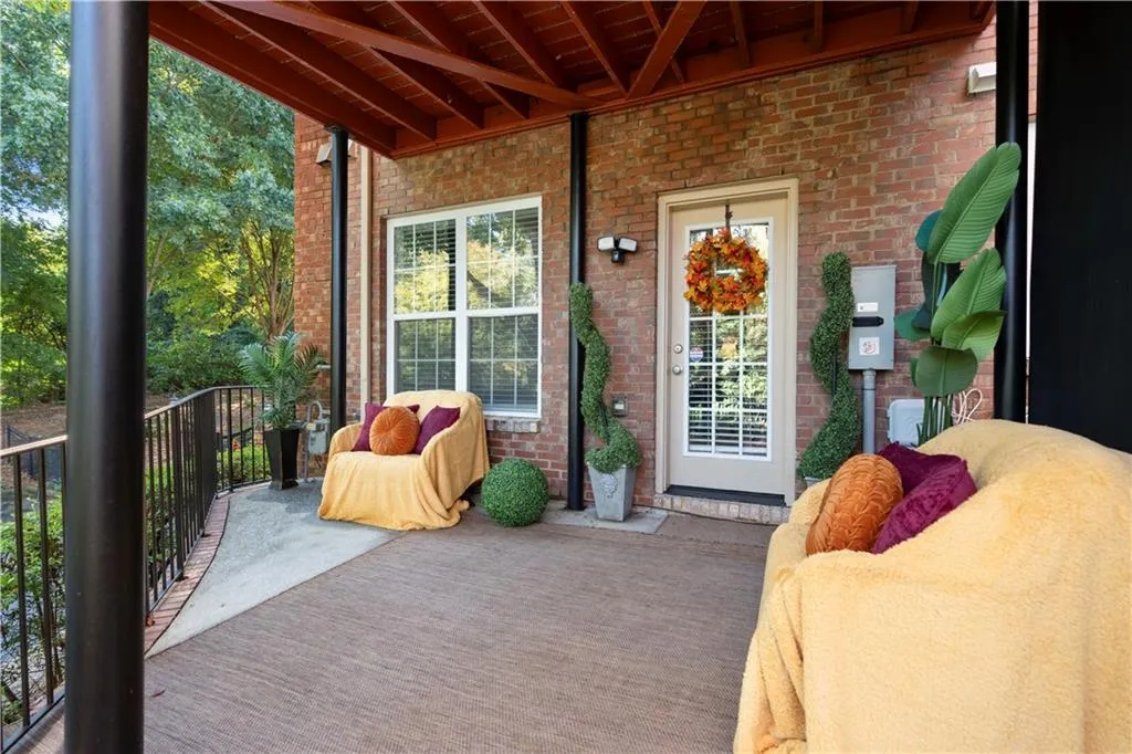 2871 Overlook Way Ne, Atlanta, Georgia 30324, 3 Bedrooms Bedrooms, ,3 BathroomsBathrooms,Residential,For Sale,2871 Overlook Way Ne,7675404