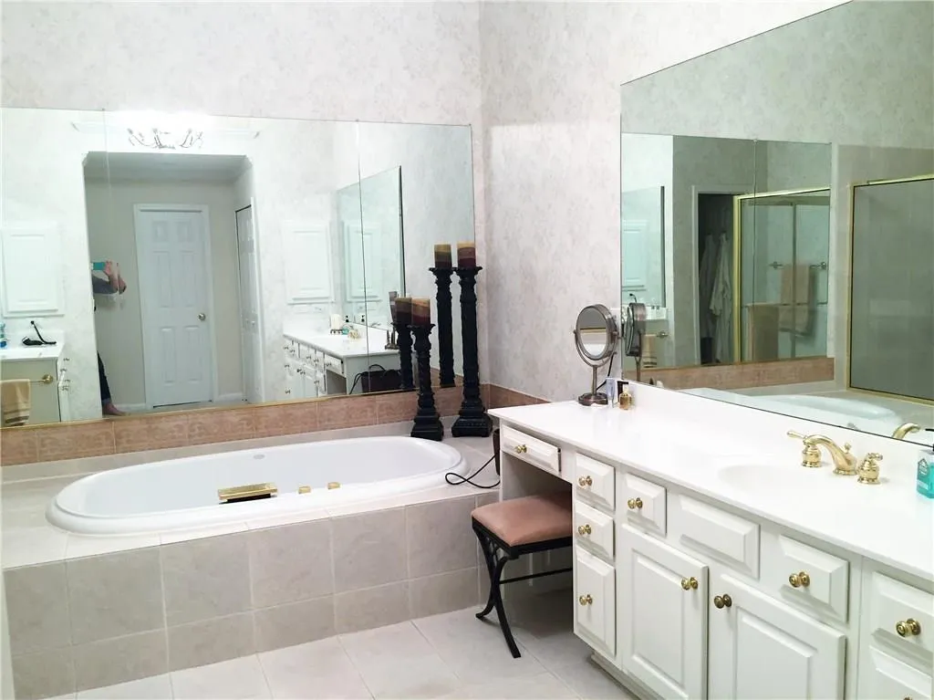 13 Carrington Way, Sandy Springs, Georgia 30328, 2 Bedrooms Bedrooms, ,2 BathroomsBathrooms,Residential,Sold,13 Carrington Way,5741961