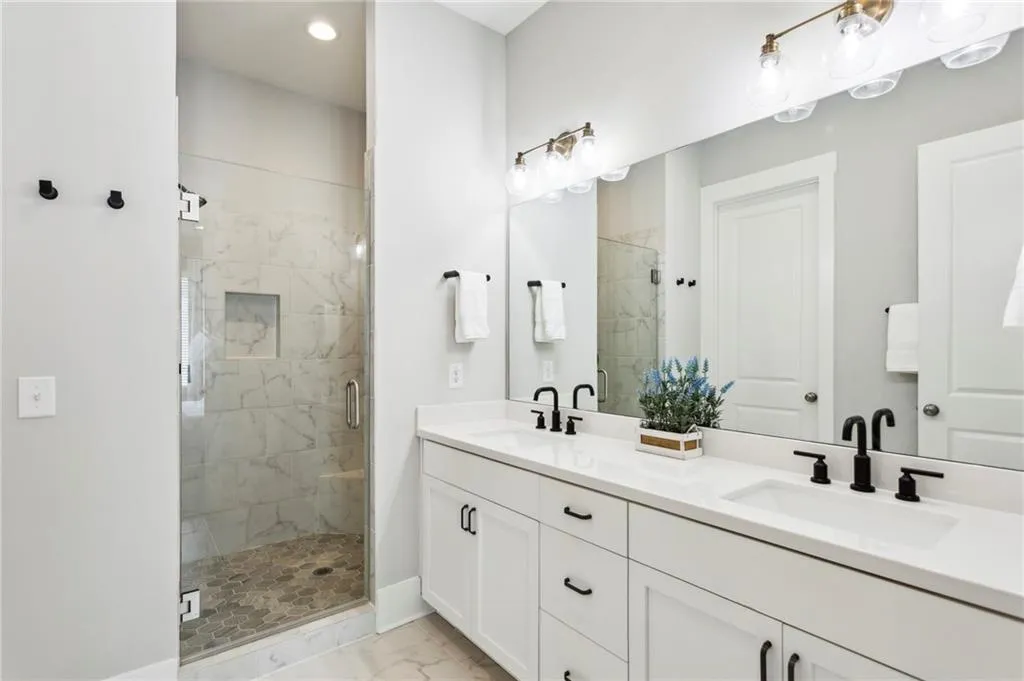 704 Banton Drive Nw, Atlanta, Georgia 30318, 3 Bedrooms Bedrooms, ,3 BathroomsBathrooms,Residential,For Sale,704 Banton Drive Nw,7604501
