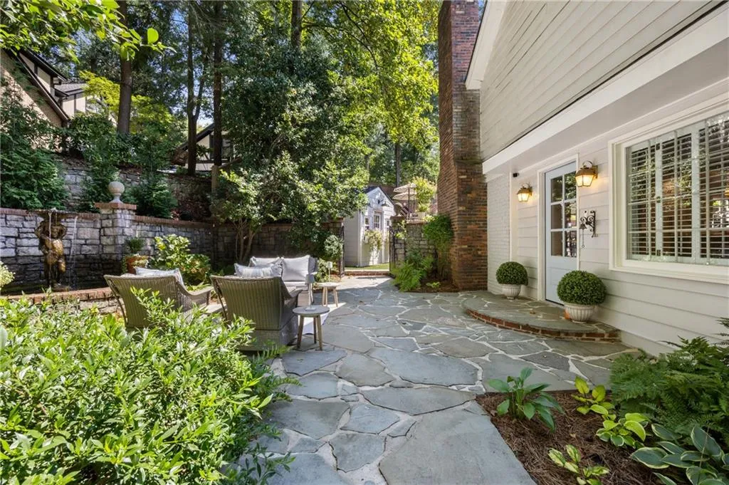 4755 Lafayette Avenue, Atlanta, Georgia 30327, 5 Bedrooms Bedrooms, ,4 BathroomsBathrooms,Residential,For Sale,4755 Lafayette Avenue,7679218