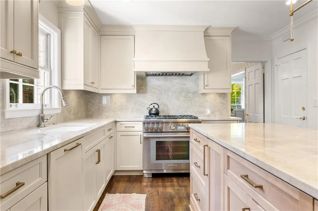 4755 Lafayette Avenue, Atlanta, Georgia 30327, 5 Bedrooms Bedrooms, ,4 BathroomsBathrooms,Residential,For Sale,4755 Lafayette Avenue,7679218