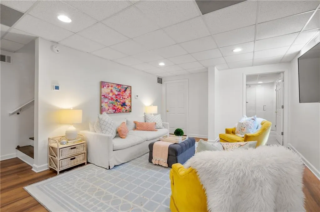 4755 Lafayette Avenue, Atlanta, Georgia 30327, 5 Bedrooms Bedrooms, ,4 BathroomsBathrooms,Residential,For Sale,4755 Lafayette Avenue,7679218