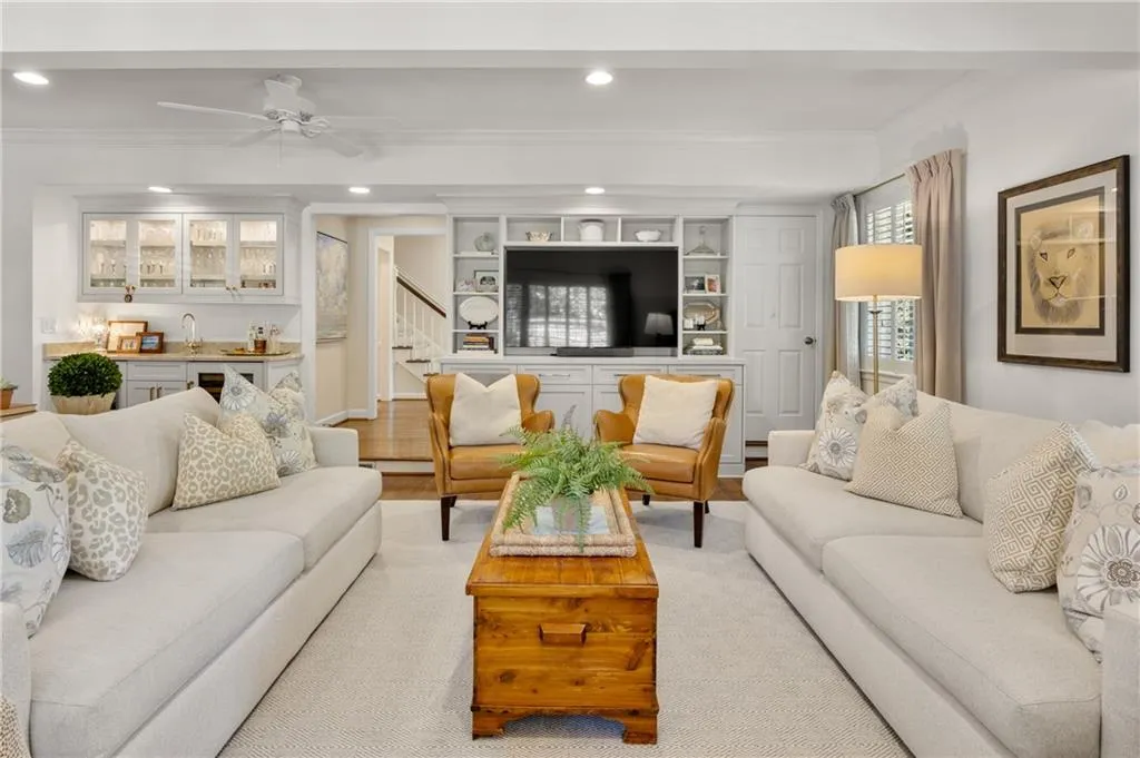 4755 Lafayette Avenue, Atlanta, Georgia 30327, 5 Bedrooms Bedrooms, ,4 BathroomsBathrooms,Residential,For Sale,4755 Lafayette Avenue,7679218