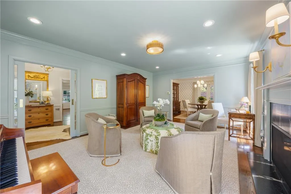 4755 Lafayette Avenue, Atlanta, Georgia 30327, 5 Bedrooms Bedrooms, ,4 BathroomsBathrooms,Residential,For Sale,4755 Lafayette Avenue,7679218