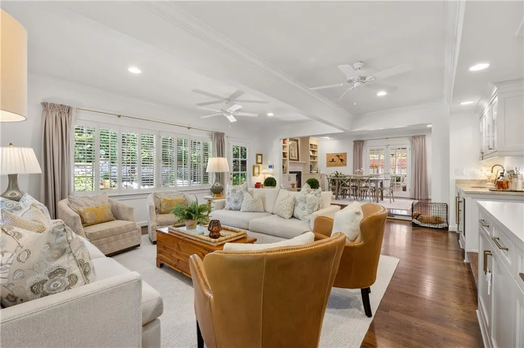 4755 Lafayette Avenue, Atlanta, Georgia 30327, 5 Bedrooms Bedrooms, ,4 BathroomsBathrooms,Residential,For Sale,4755 Lafayette Avenue,7679218